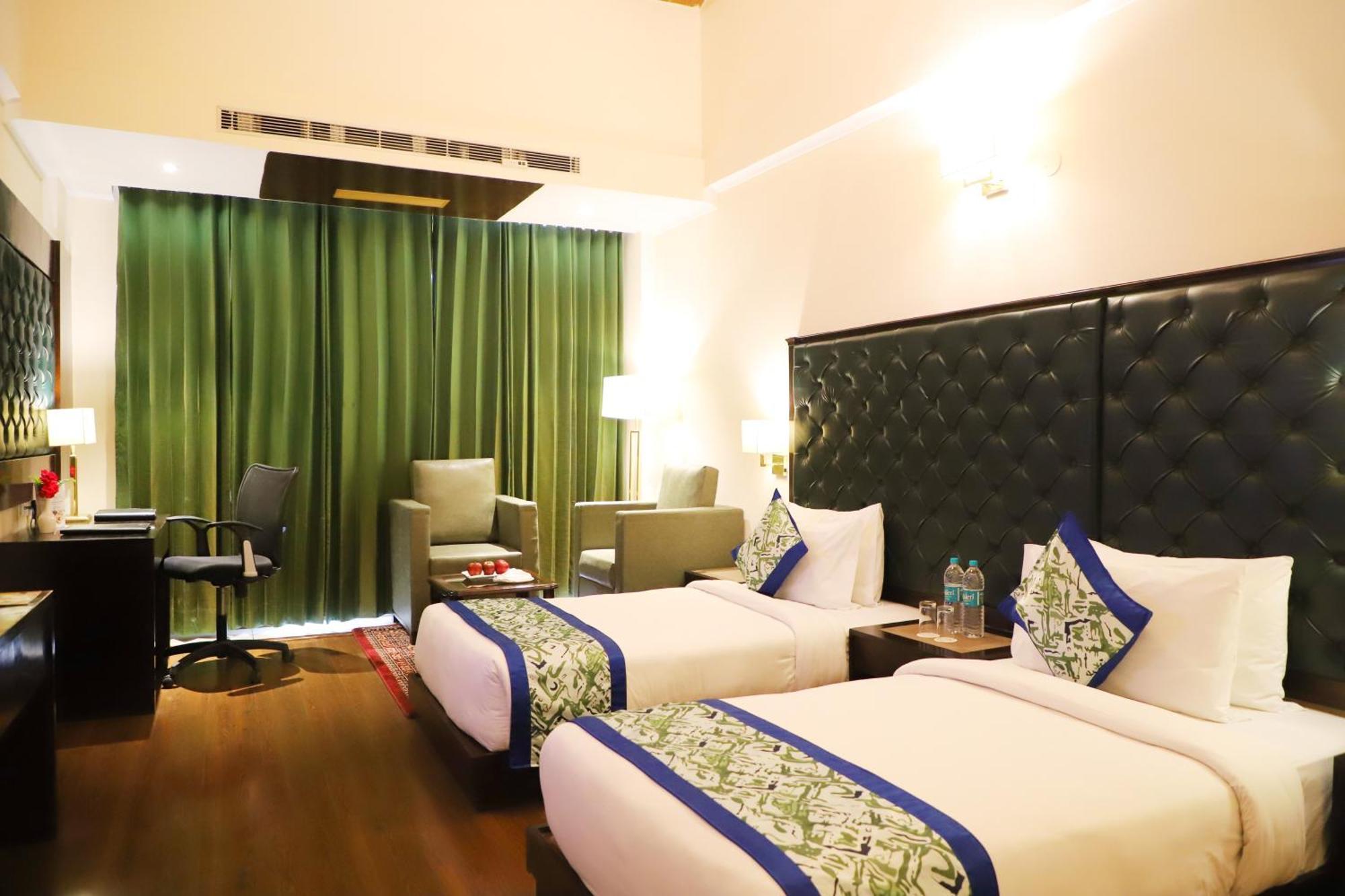 Deventure Shimla Hills Hotel Kandaghat Exterior photo