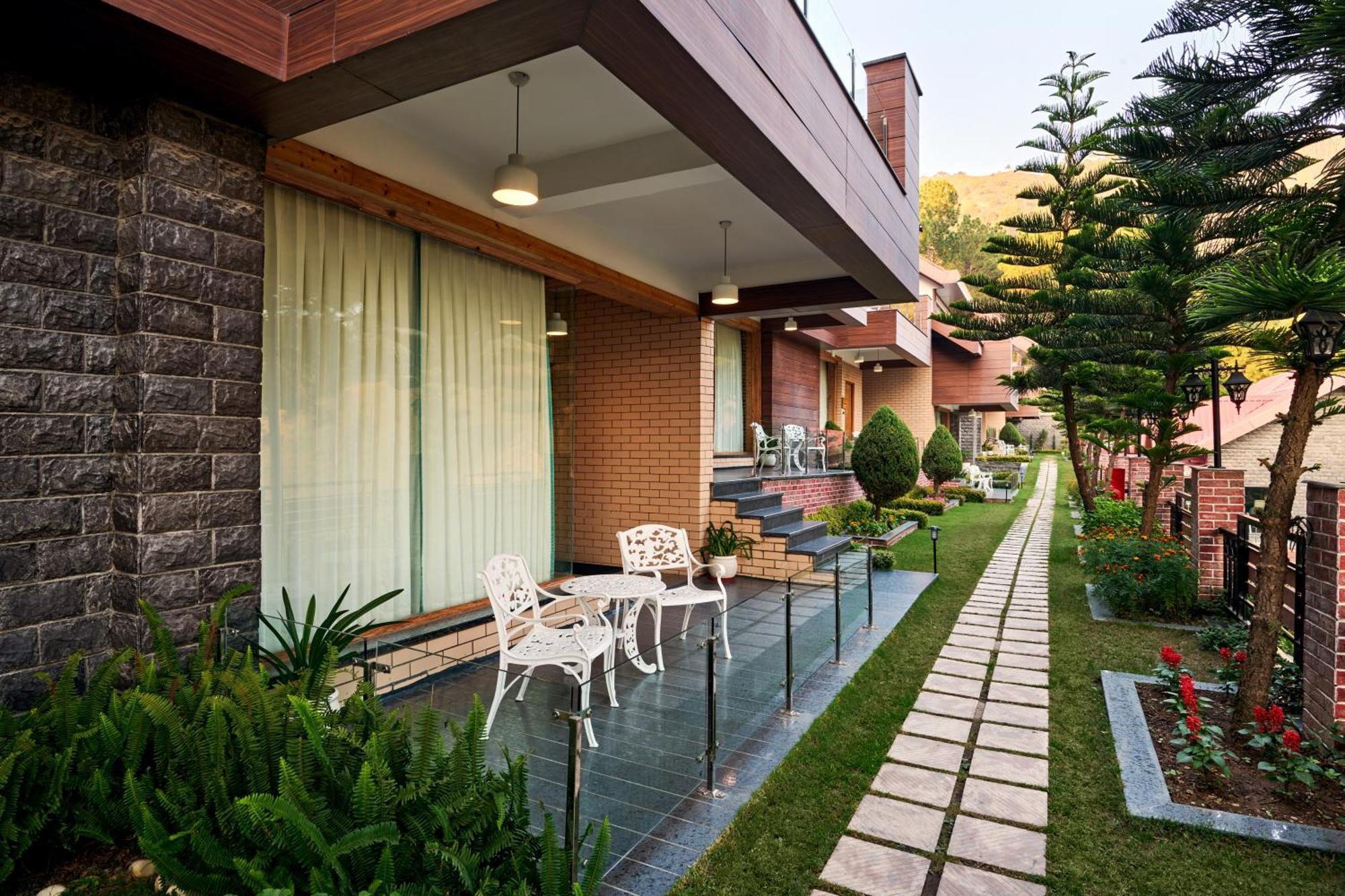 Deventure Shimla Hills Hotel Kandaghat Exterior photo