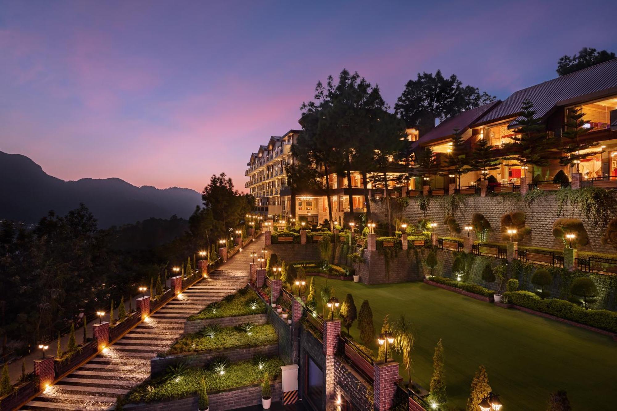 Deventure Shimla Hills Hotel Kandaghat Exterior photo