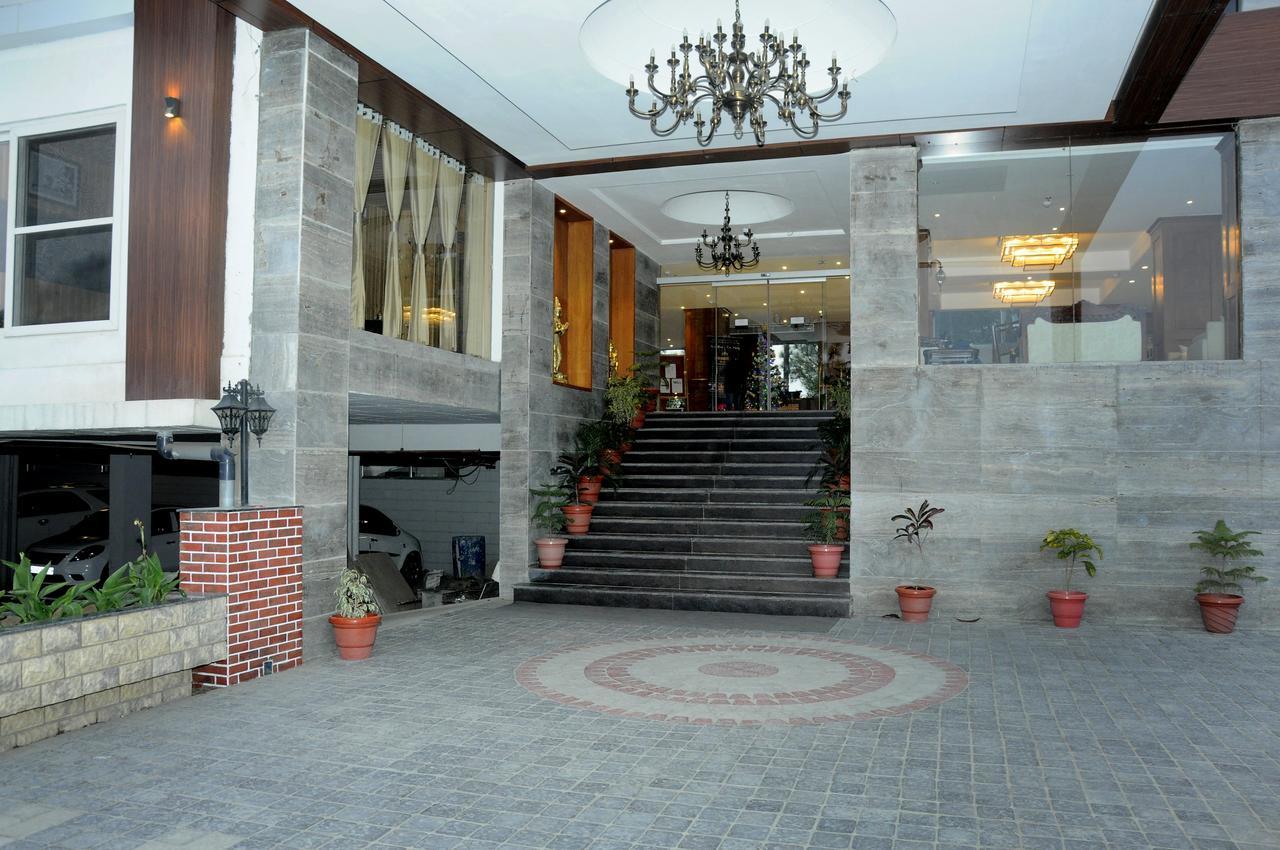 Deventure Shimla Hills Hotel Kandaghat Exterior photo
